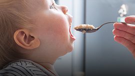 Bebeklerde ek gıdaya ne zaman başlamalı?