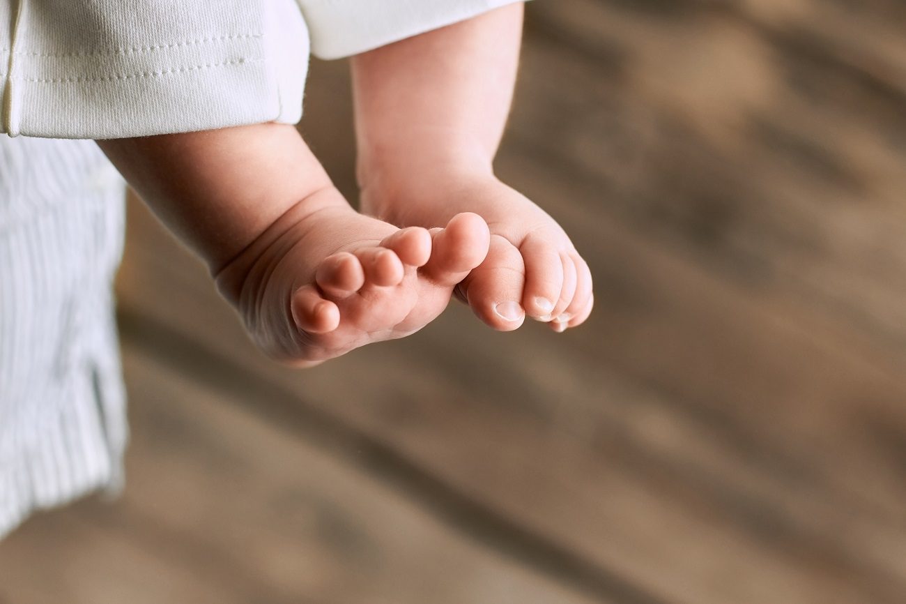 5. Bebeklerde Ayak Terlemesi Neden Olur?