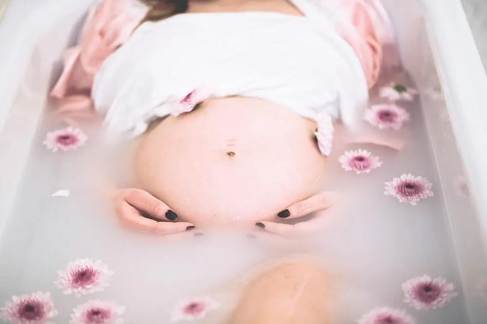 Hamilelikte Banyo Yaparken Bebek Hisseder mi?